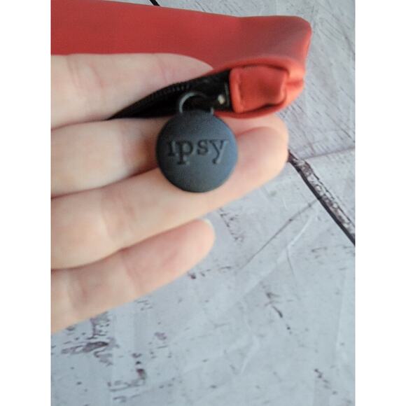 IPSY Red Sunglass/Mask Pattern Embossed Cosmetic Bag NWOT - Picture 5 of 7